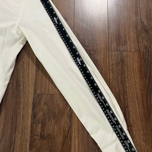 Michael Kors Men's Slim fit air soft stretch button down Shirt - Picture 3 of 10